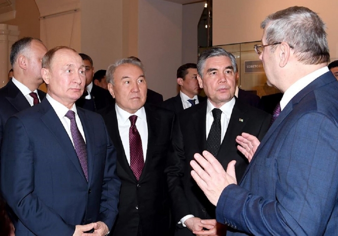 Елбасы принял участие в неформальной встрече лидеров стран СНГ