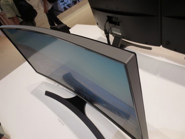 Samsung показала изогнутый 34-дюймовый монитор с VA-матрицей