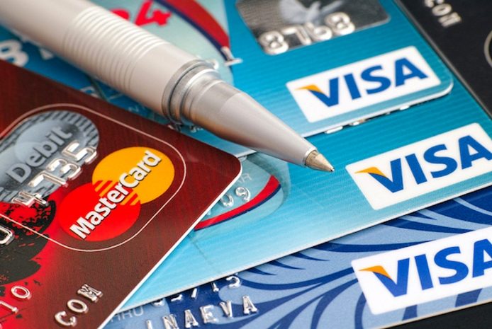 НБУ и Владимир Зеленский обратились к Visa и Masterсard — СМИ