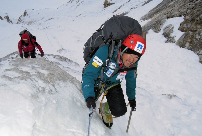 Группа альпинистов Минобороны отправилась на помощь застрявшим в горах Кыргызстана