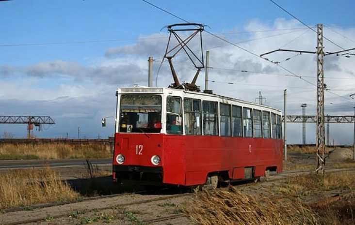 Трамвай въехал в праздничную колонну в Темиртау