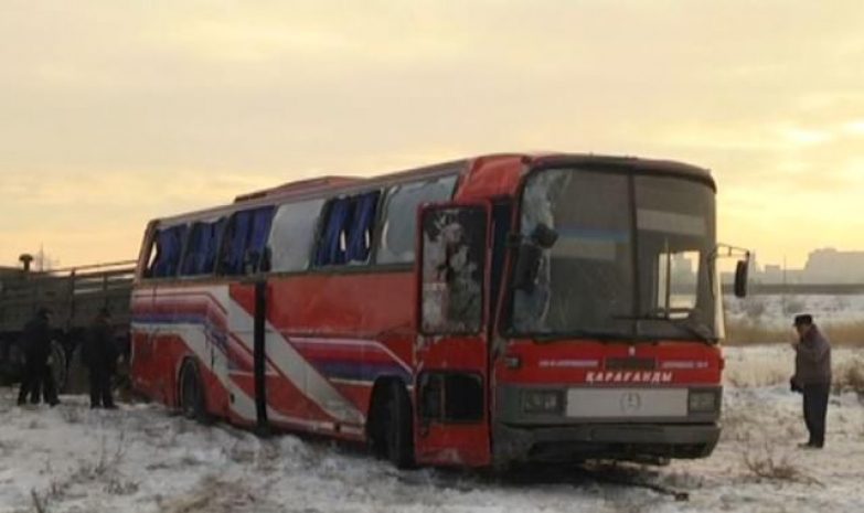 В Караганде перевернулся пассажирский автобус