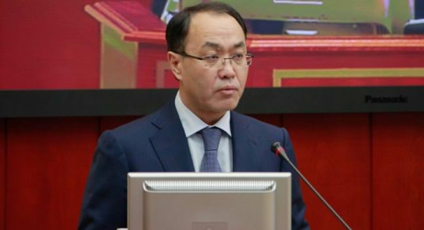 Кожамжаров: на госслужбу стали реже назначать вне конкурса