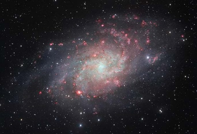 Телескоп VLT сделал самый подробный снимок галактики M33