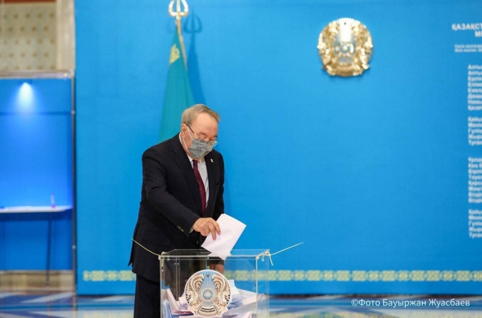 Нурсултан Назарбаев проголосовал на выборах