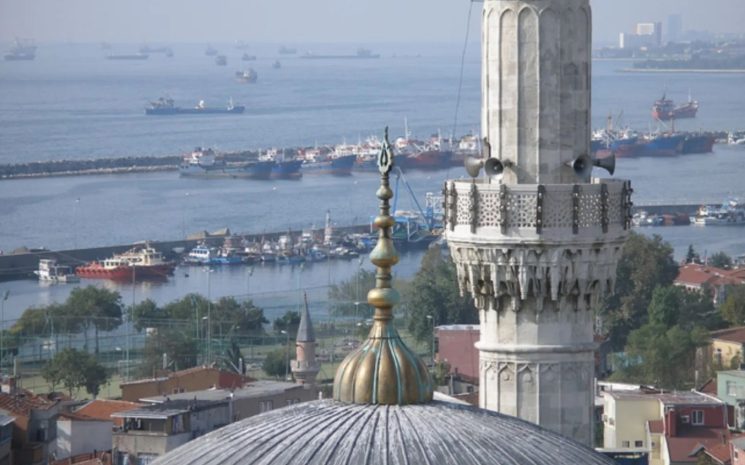 Глава КМГ о застрявших танкерах на Босфоре: «Ситуация не критичная»