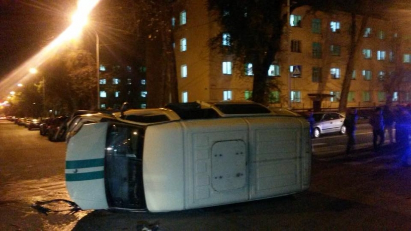 В Алматы инкассаторская машина въехала в легковую (ФОТО)