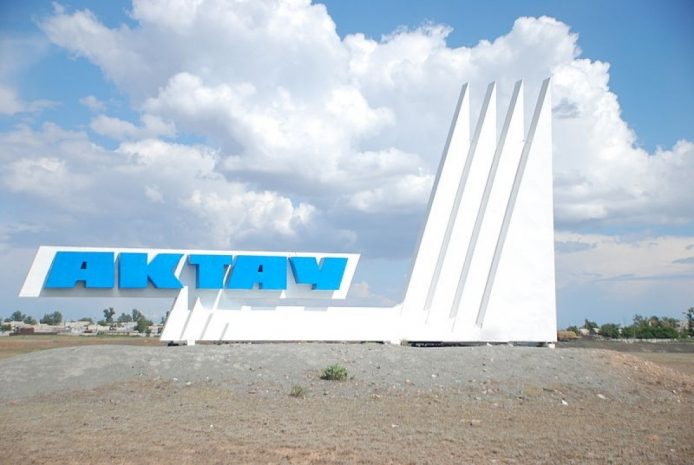 Токаев посетил поликлинику и центр обслуживания предпринимателей Актау