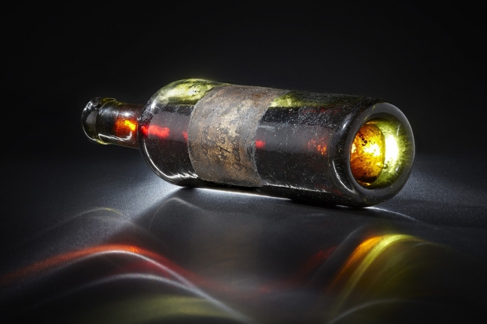 Бутылку старейшего коньяка продали за 144 тысячи долларов