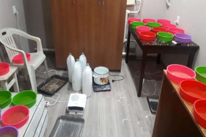 Нарколабораторию обнаружили в доме жителя Караганды