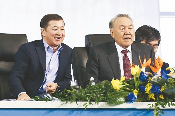 Нурсултан Назарбаев посетил банк Булата Утемуратова