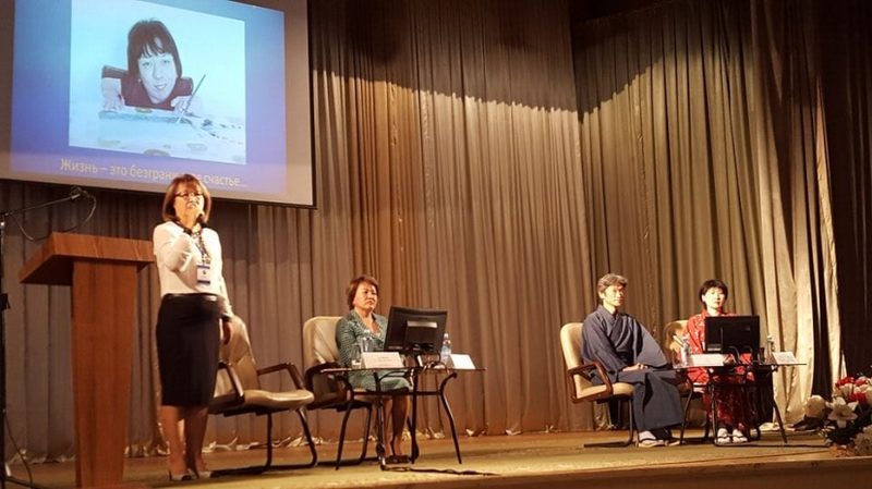 В Талдыкоргане почтили память Ренаты Евсеевой