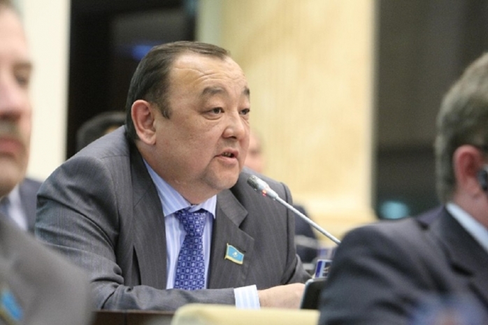 Сенатор Мукаев — журналисту: Ты меня выбирала?