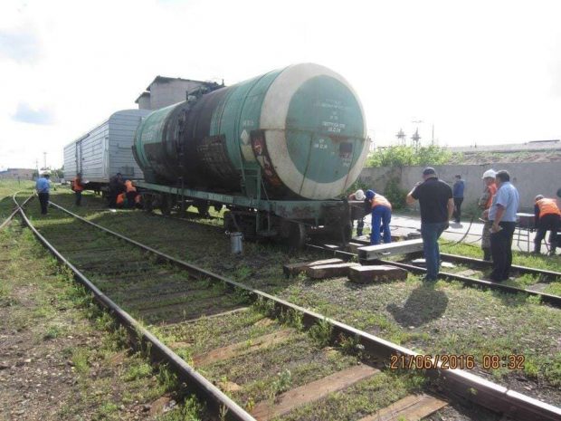 Из-за дождей в Семее сошли 2 вагона