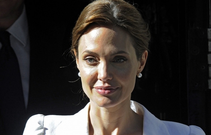 Анджелина Джоли снимет фильм под названием «Африка»