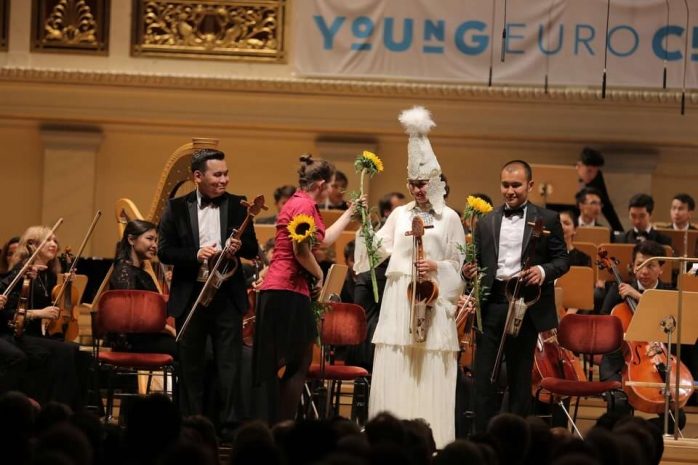 Казахстанский оркестр встретили овациями в Берлине