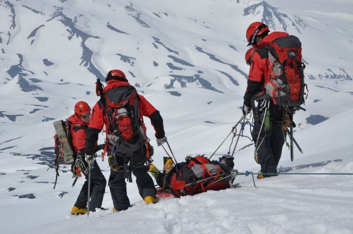 О поисках пропавшего в горах мужчины рассказал министр по ЧС Казахстана