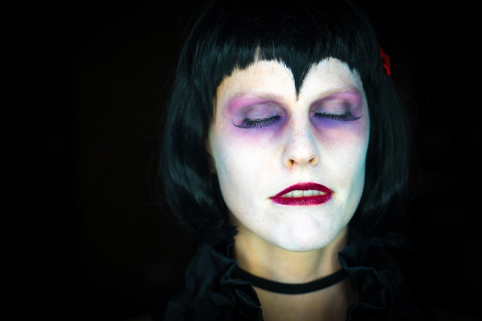 Почти 2000 человек ищут на роль вампиров в Британии