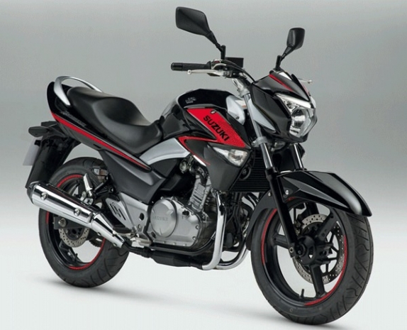 Показаны спецверсии Suzuki Inazuma и GSX1250FAZ