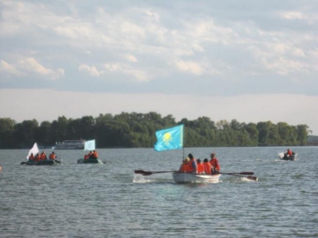 В Павлодаре прошел парад речных судов (ФОТО)
