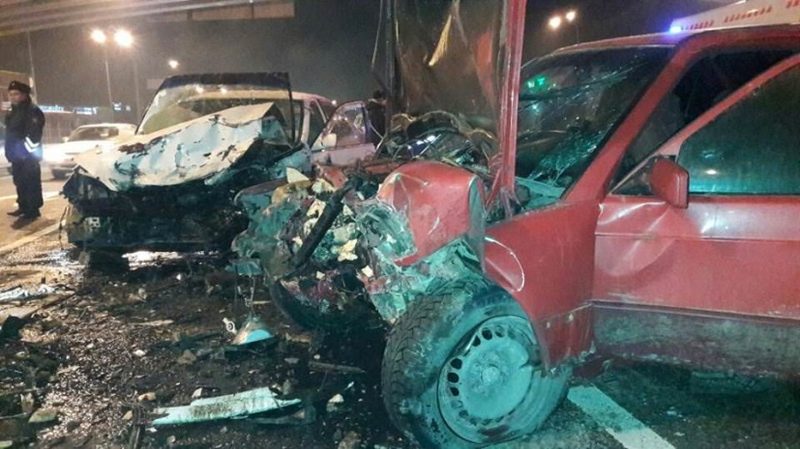 Два человека серьезно пострадали в ДТП в Алматы