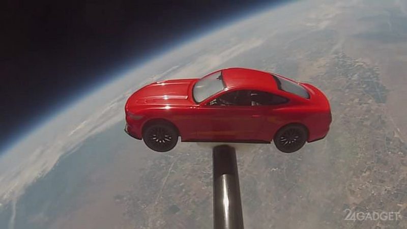 Ford Mustang отправили в космос