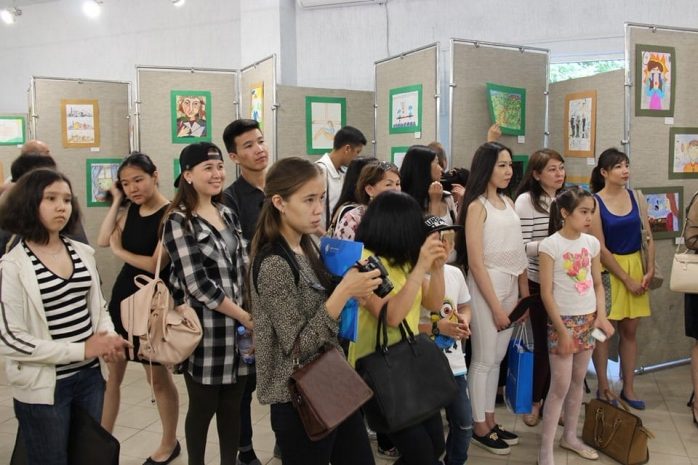 В Алматы проходит выставка «Аутизм глазами детей»