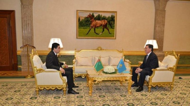 Аскар Мамин встретился с президентом Туркменистана