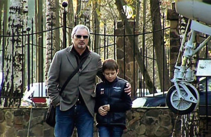 Меладзе впервые показал сына от Джанабаевой