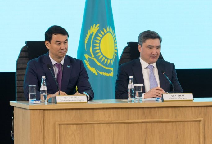 Сенімнің бұзылуы немесе неге әкім Сатыбалды премьер-министр Бектеновтың шешімдерін саботаждайды?