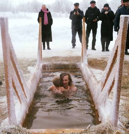 Павлодарцев возмутила чрезмерная забота спасателей на Крещение