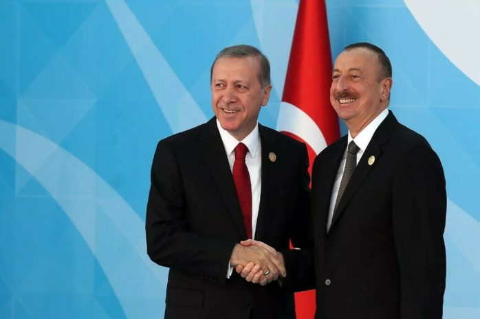 Турция и Азербайджан обсудят газовый маршрут