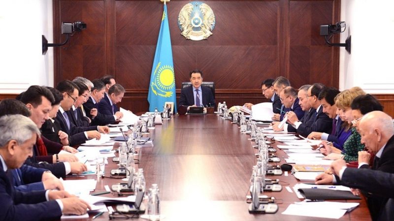 Нацкомиссия обсудила переход казахского алфавита на латиницу