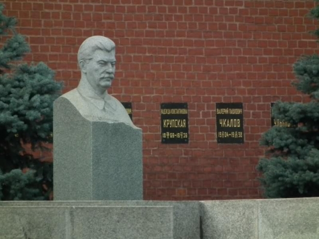 В Москве задержан православный активист за выходку на могиле Сталина