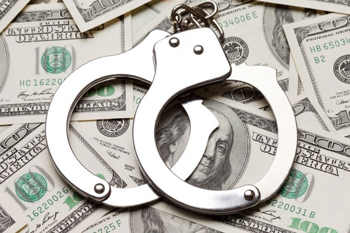 У главы ДГД по Павлодарской области изъяли 160 тысяч долларов