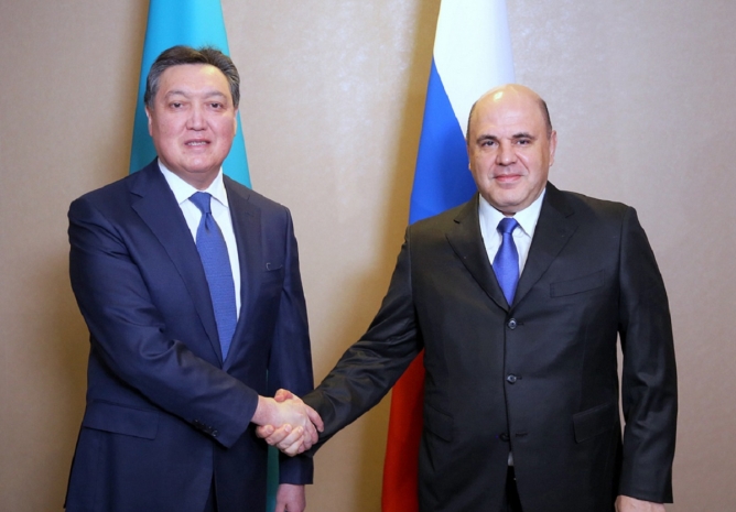 Аскар Мамин провел переговоры с Михаилом Мишустиным