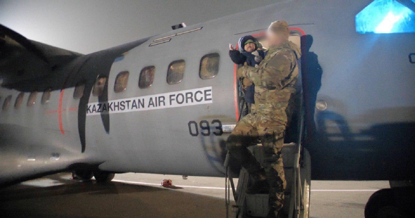 Это невинные люди — Назарбаев об эвакуации казахстанцев из Сирии