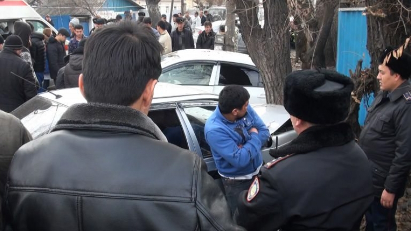 «Нексиа» сбила мать с детьми в Алматы