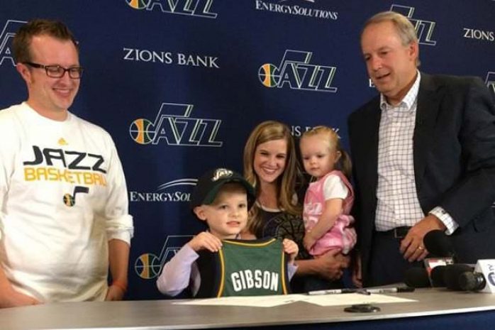 НБА: «Юта» подписала контракт со смертельно больным мальчиком