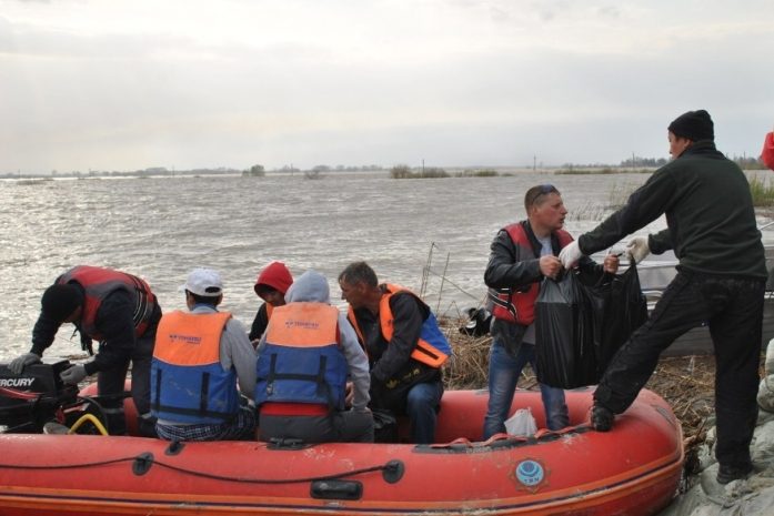 В СКО продолжают бороться со стихией. ФОТО