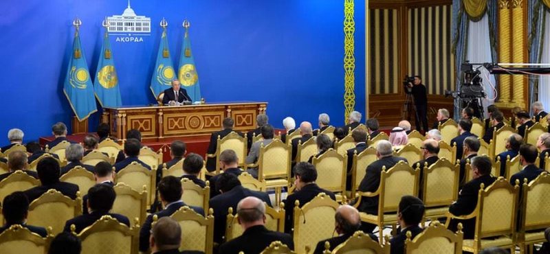 Назарбаев встретился с главами дипмиссий в Казахстане