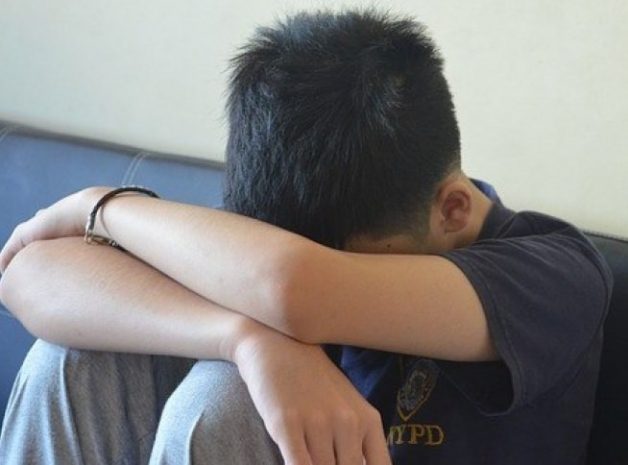 Мать осужденного в Уральске школьника просит помощи у Путина