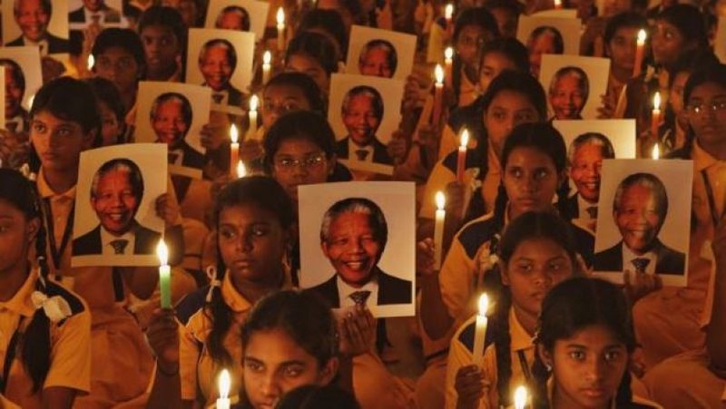 Часть денег на похороны Манделы присвоил чиновник