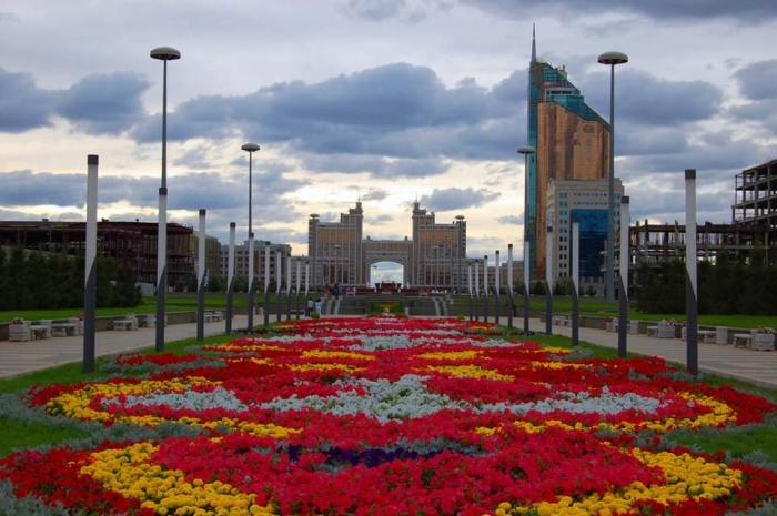 В Астане ко Дню столицы высажено 8 миллионов цветов