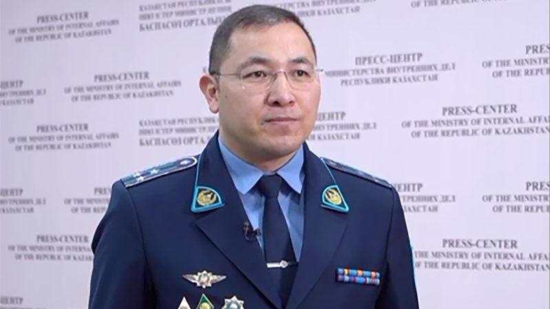 Скандально известного полицейского вновь отстранили от должности