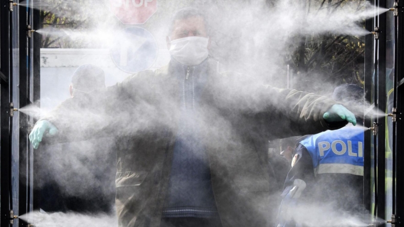 Туннели для дезинфекции не защитят от COVID-19 – вирусолог