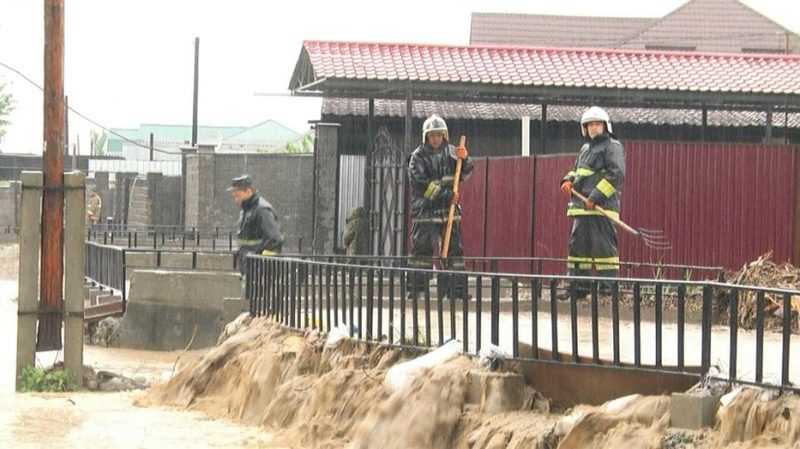 На праздники объявлено штормовое предупреждение в Алматы