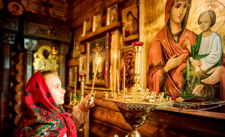 Собор Пресвятой Богородицы и фестиваль женщин в Греции