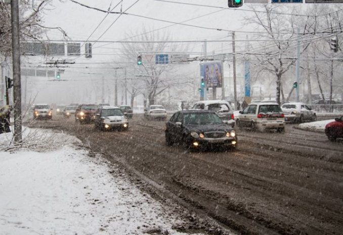 В Алматы уволен чиновник, ответственный за уборку снега