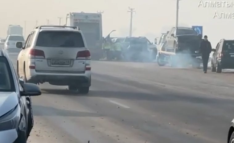 Массовое ДТП произошло на трассе Алматы ─ Усть-Каменогорск